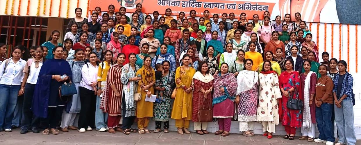 College students participated in the seminar