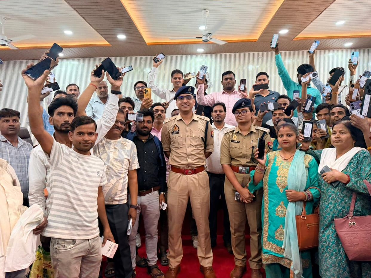 Police returned 171 lost mobile phones, bringing smiles to faces