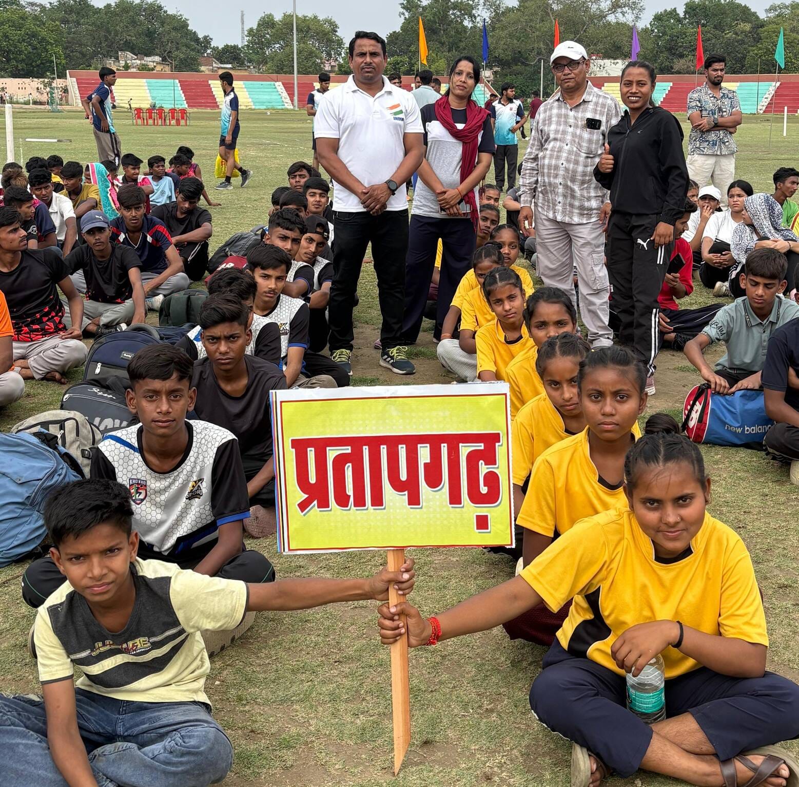 प्रदेश स्तरीय खो-खो प्रतियोगिता में प्रतिभाग करने बस्ती जिले में  पहुंची जिले की बालक-बालिका टी