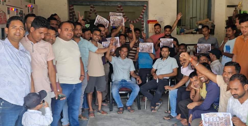 Water crisis in 600 houses, people protested