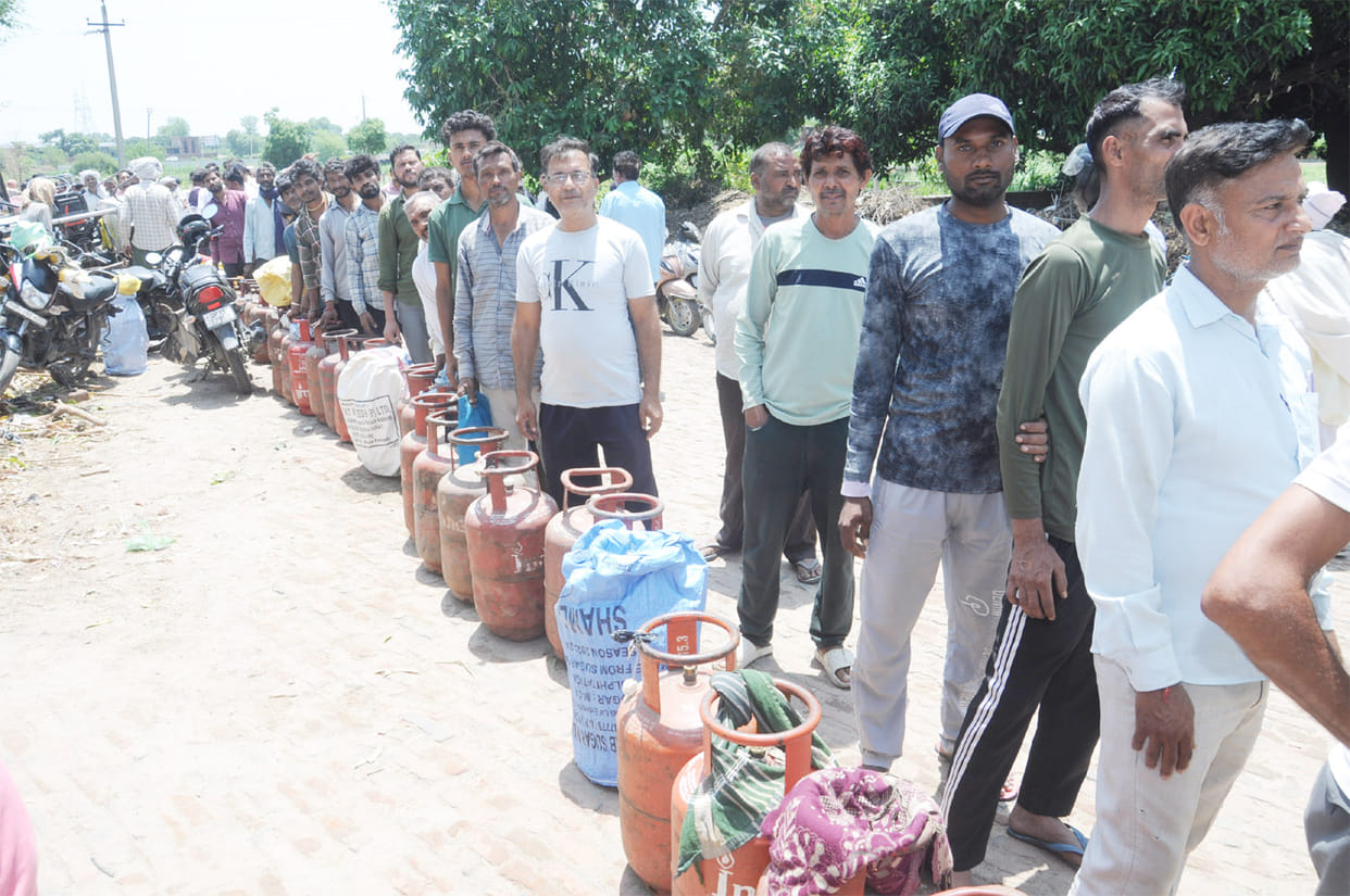 Long queues outside agencies and warehouses, leaving consumers frustrated