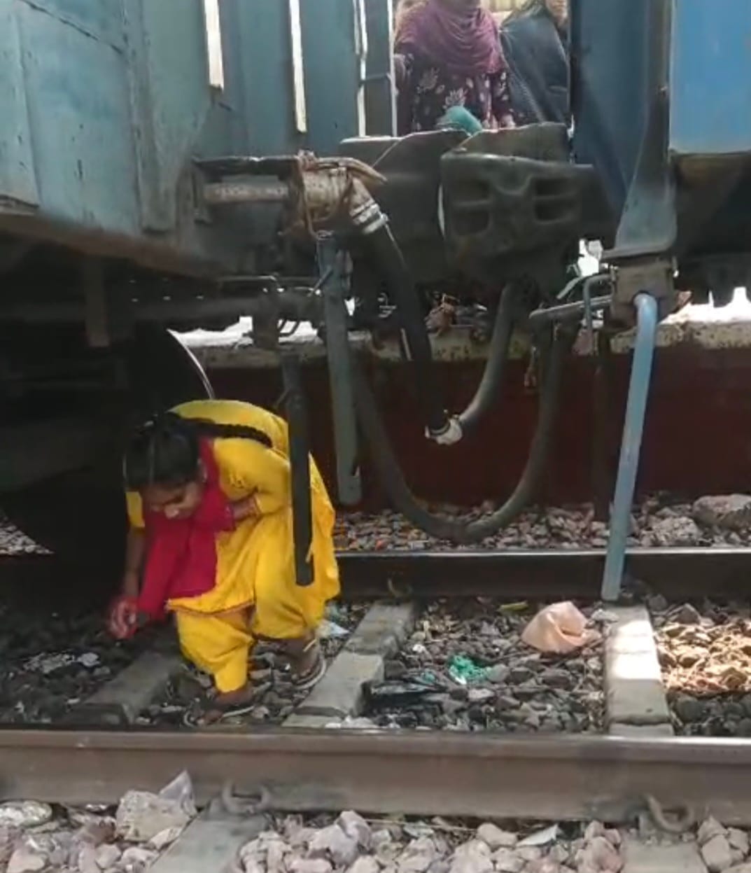 Five colonies do not have railway overbridges, risk of accidents persists