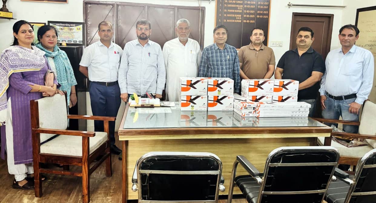 20 fans donated to school children