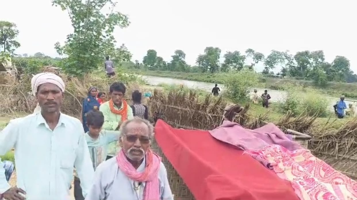 Two workers from Bahraich died after being hit by a tanker in Nepal.