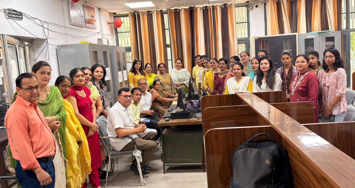 16 students sought assistance on the first day of the computer sale.