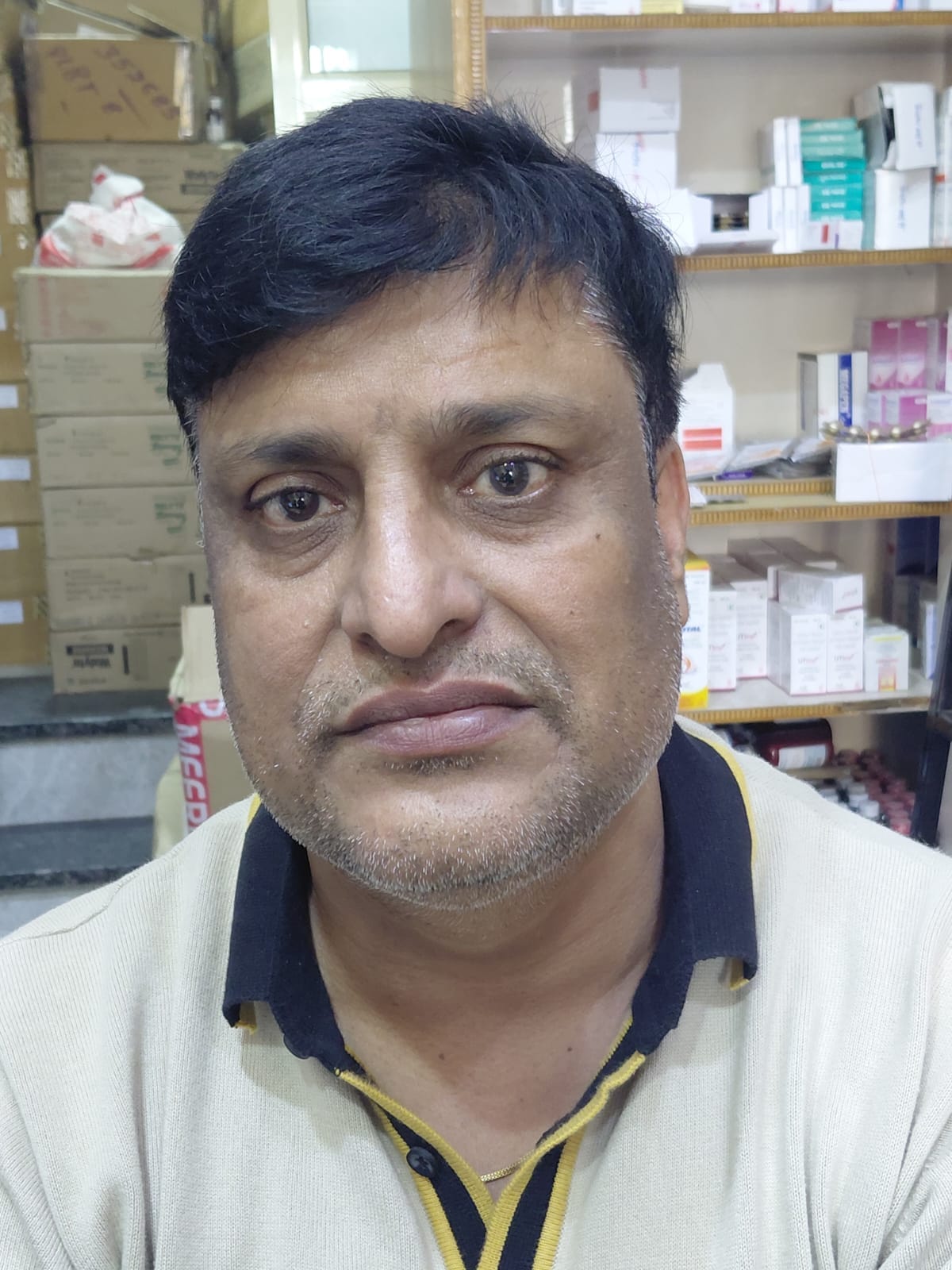 Online marketing has made inroads into the pharmaceutical business, leaving traders worried.