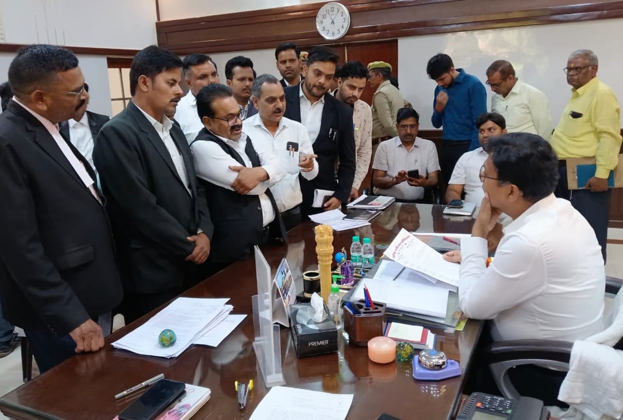 Sub-registrar office surrounded by allegations of stamp theft and illegal recovery