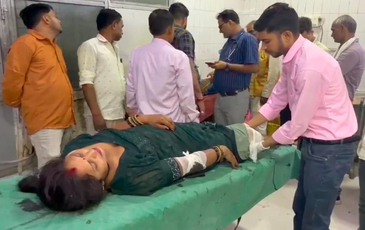 Car collides with two bikes, four people including mother and daughter injured