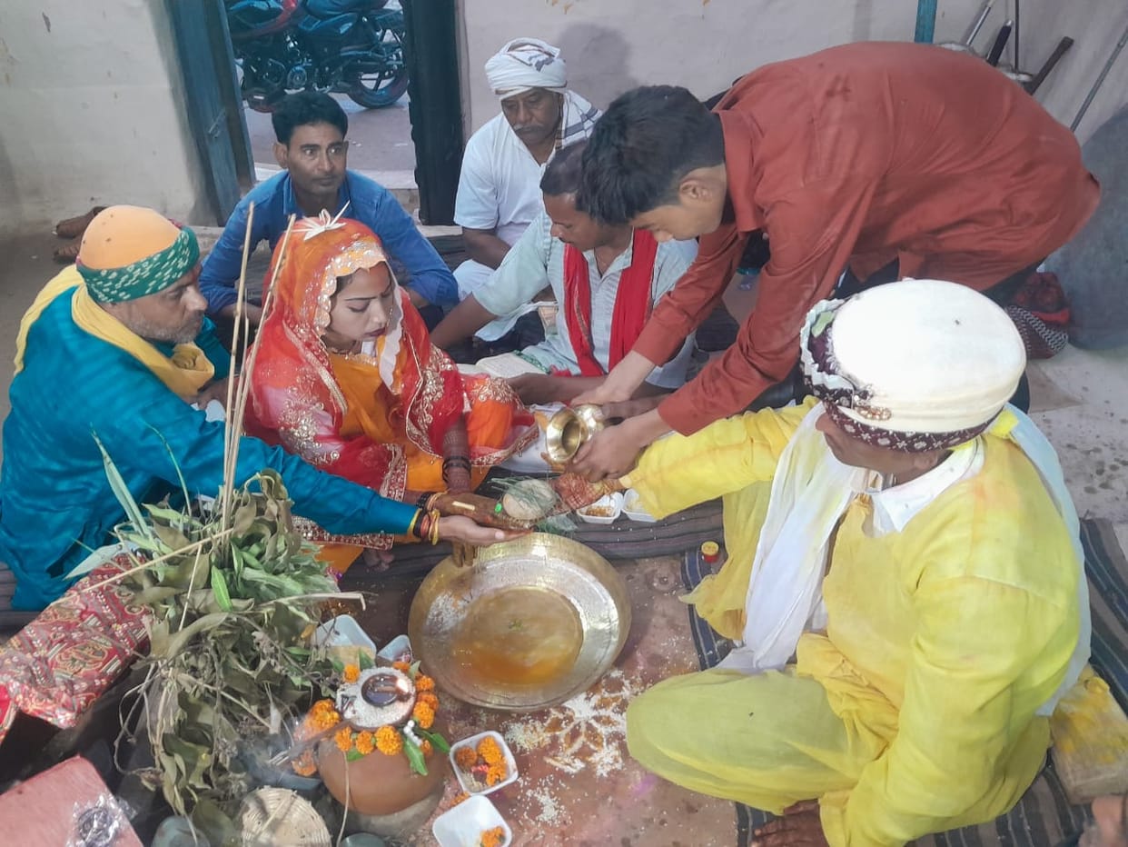 Ashish gave away the daughter of a poor man in marriage.