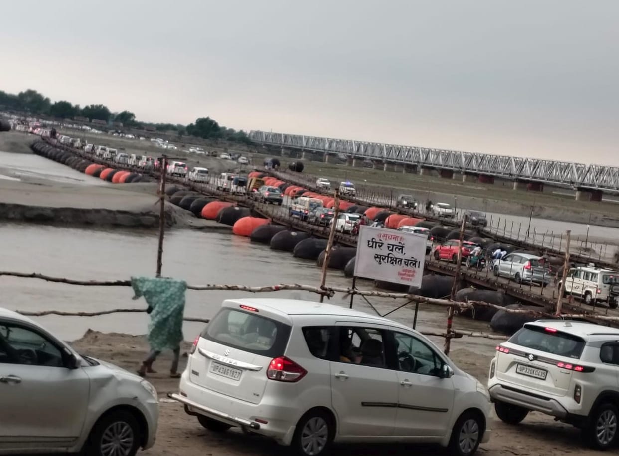 Whistles and gestures become traffic signals on the pontoon bridge