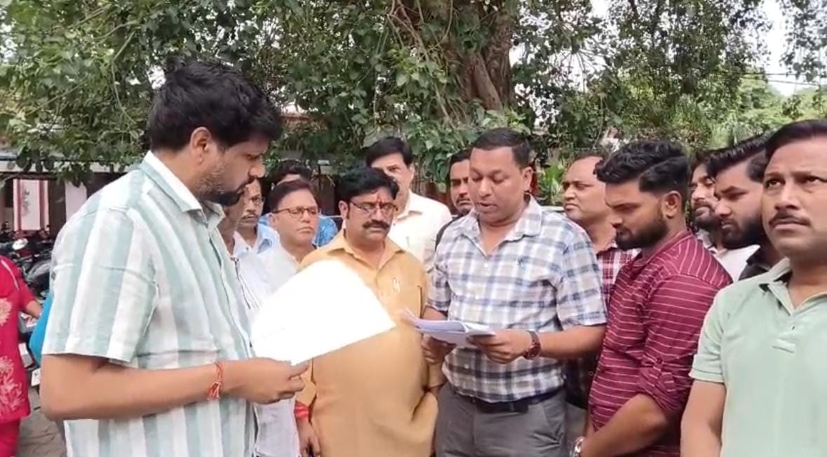 Memorandum Submitted Demanding Withdrawal of Hike in Commercial Cylinder Prices