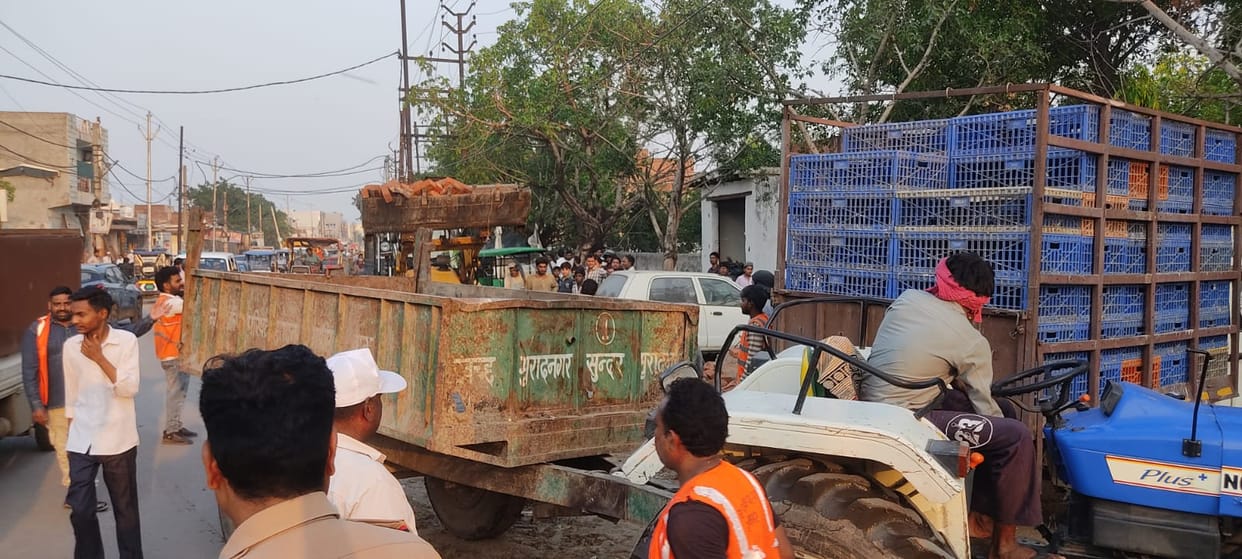 Encroachments removed from Ravali Road under the 'Do Gaz Peeche' campaign.