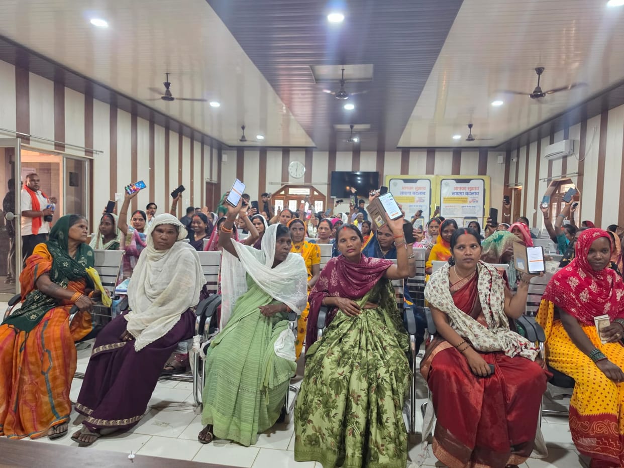 On the first day, 19,984 people completed their self-enumeration; Sonbhadra ranks first in the state.