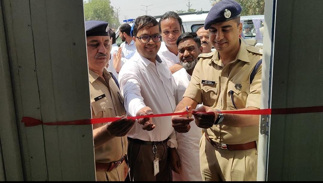 Police assistance booth started on Bhiwadi-Haryana border