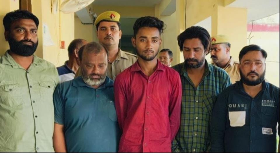 Five arrested for duping people by claiming they were afraid of obstacles