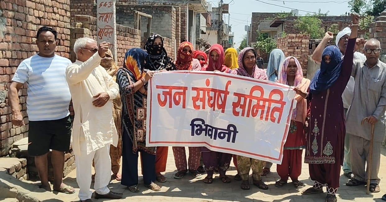 Ambedkar Colony residents stage protest, drinking water crisis for 10 days