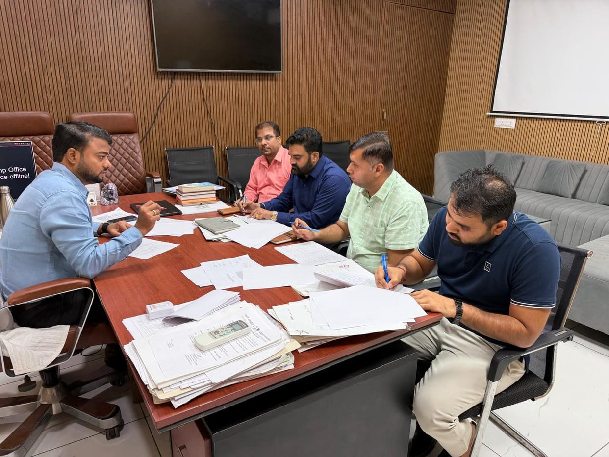 Seven agencies of Samalkha Municipal Council were fined for not completing their work on time.