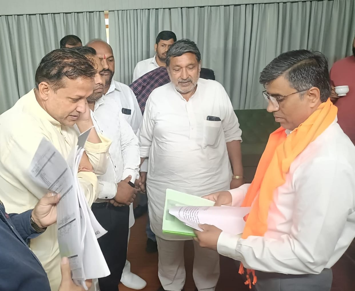 Complaint given for action against 35 private schools of the district