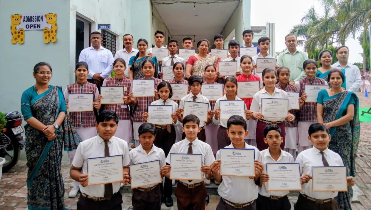 Winners of Amar Ujala Olympiad awarded