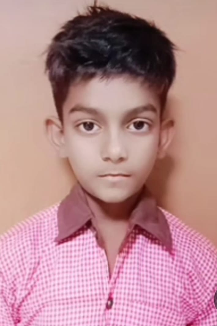 Teenager dies by drowning in pond