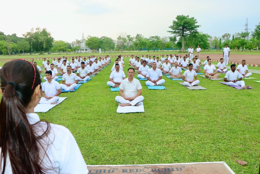 Soldiers learn stress relief techniques during yoga sessions
