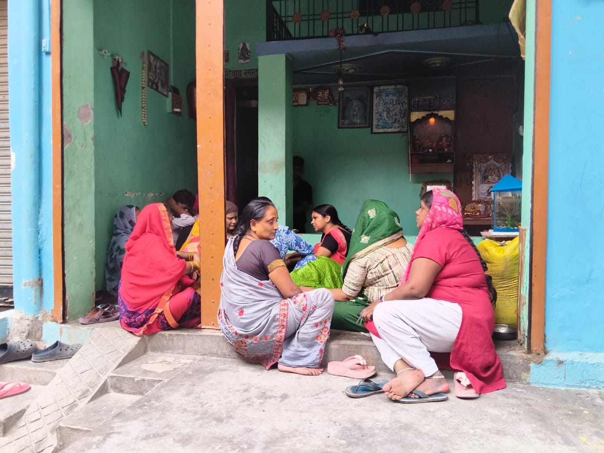 Three of the five friends who went to visit Ayodhya drowned in the Saryu river.