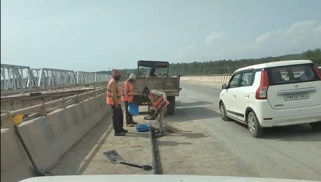 Cleaning of debris accumulated on Chakki Bridge started