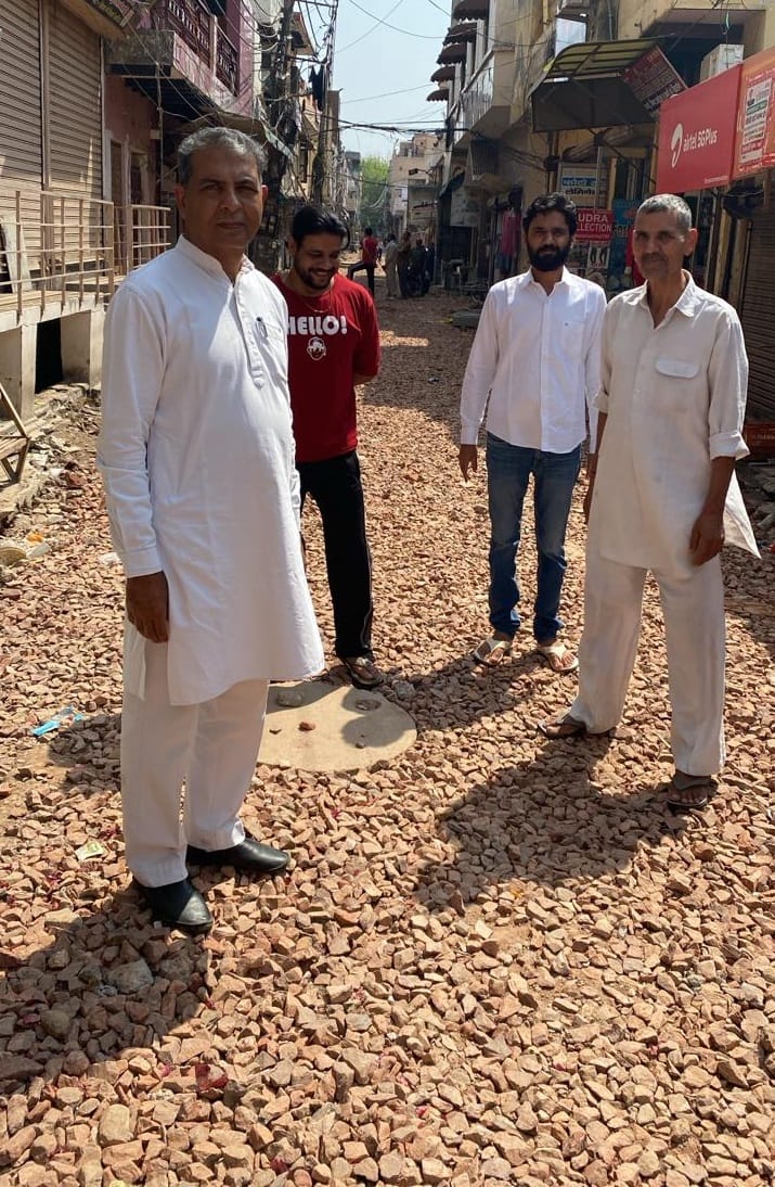 Residents of Mahavir Park Colony are furious over the unlevelled street being built.
