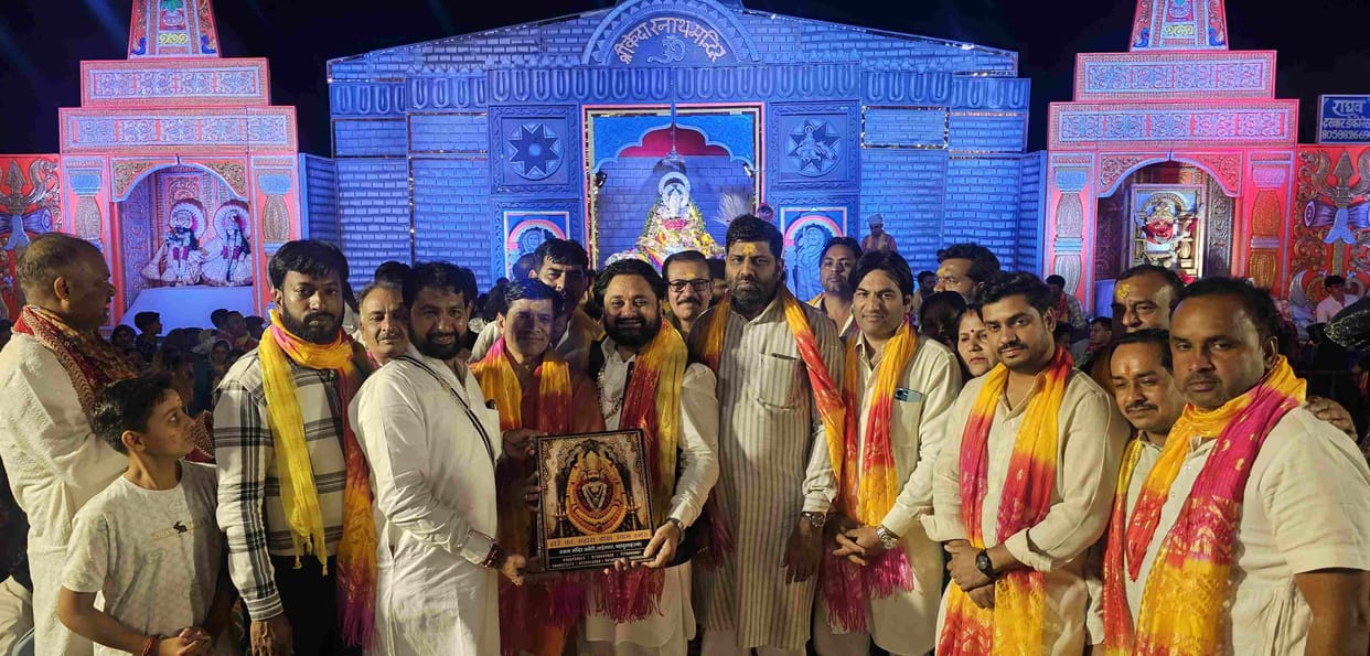 Devotees danced to the hymns at the Shyam Vandana Festival.