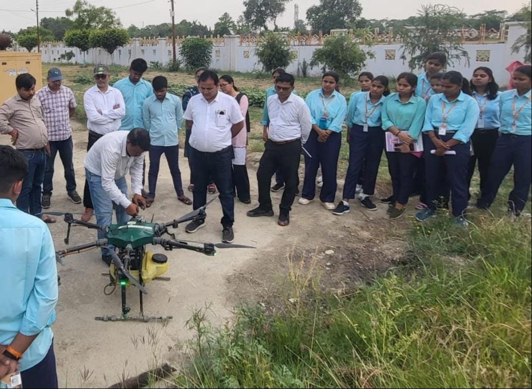 Youth joining modern agricultural technology, enthusiasm shown in drone training