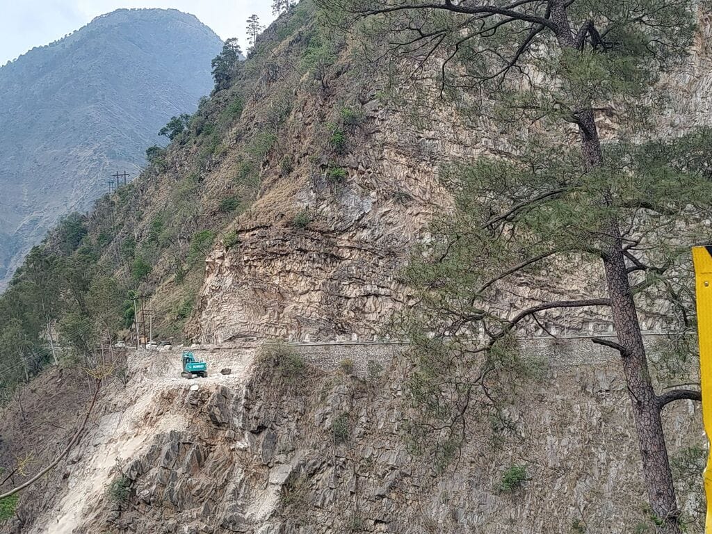 Construction of steel bridge on Pashada Khad on NH-5 begins