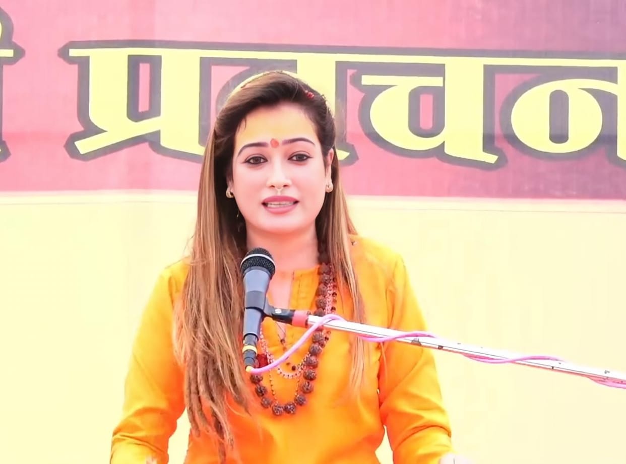 Harsha Richharia's Debut as Kathavachak: Inspires Devotees with Powerful Message