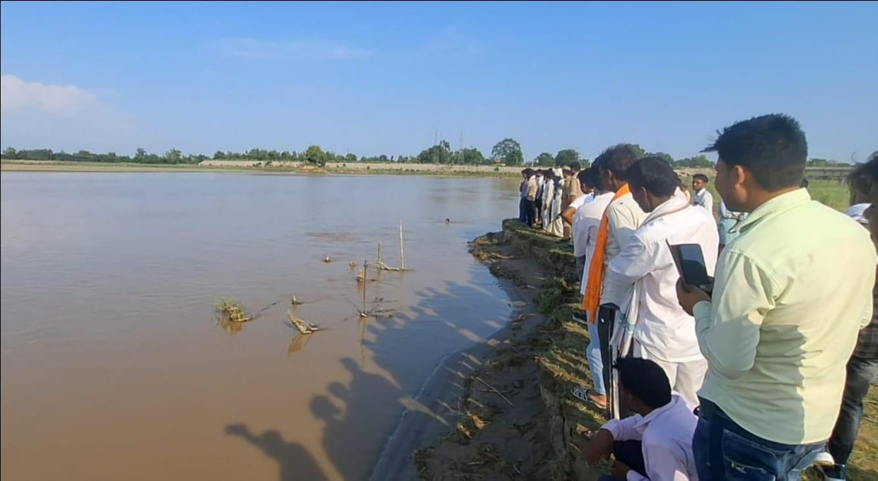 A young man and four teenagers drowned in Rapti, three survived, two are still being searched.