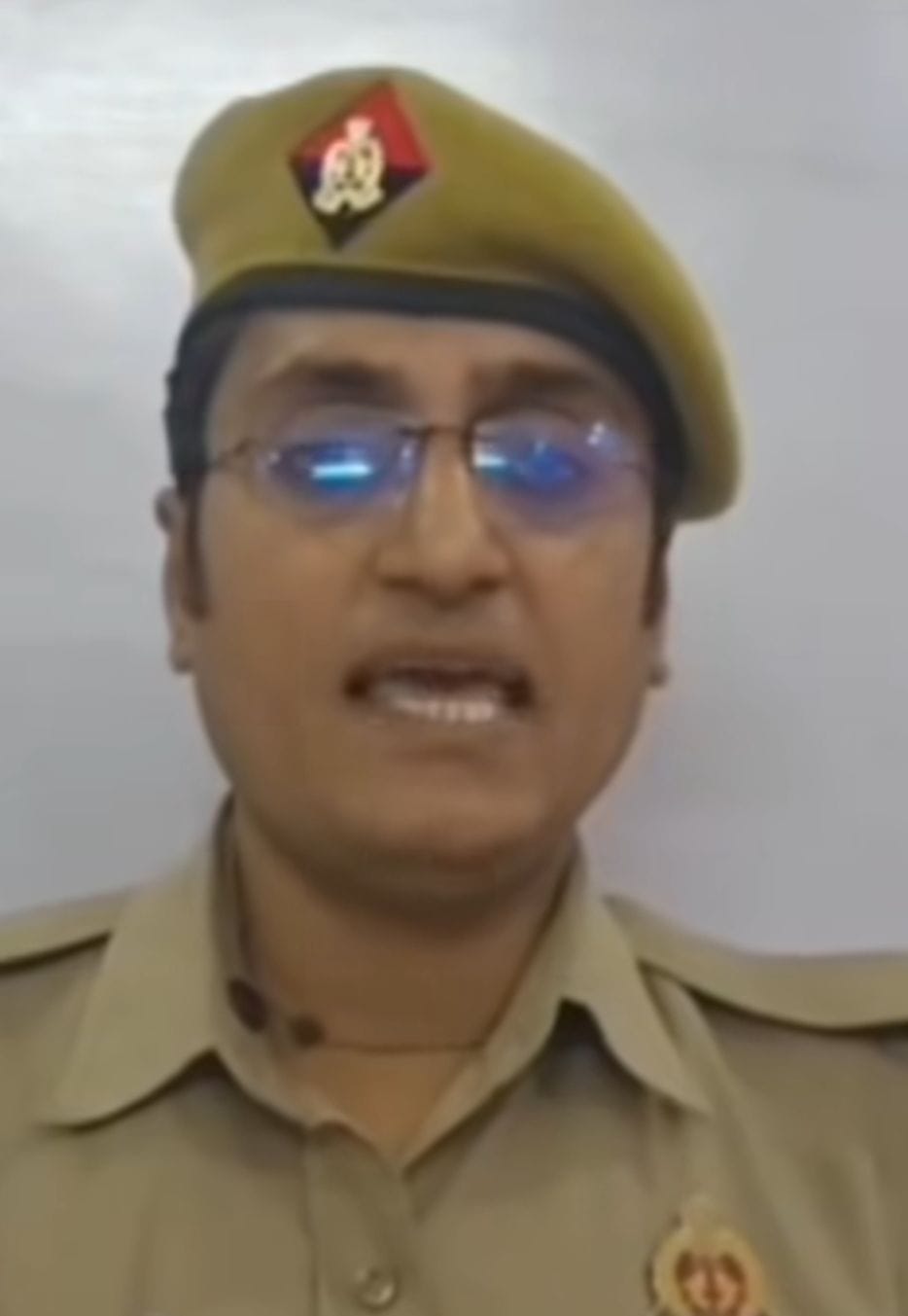 Constable Exposes Extortion Racket in Police Lines