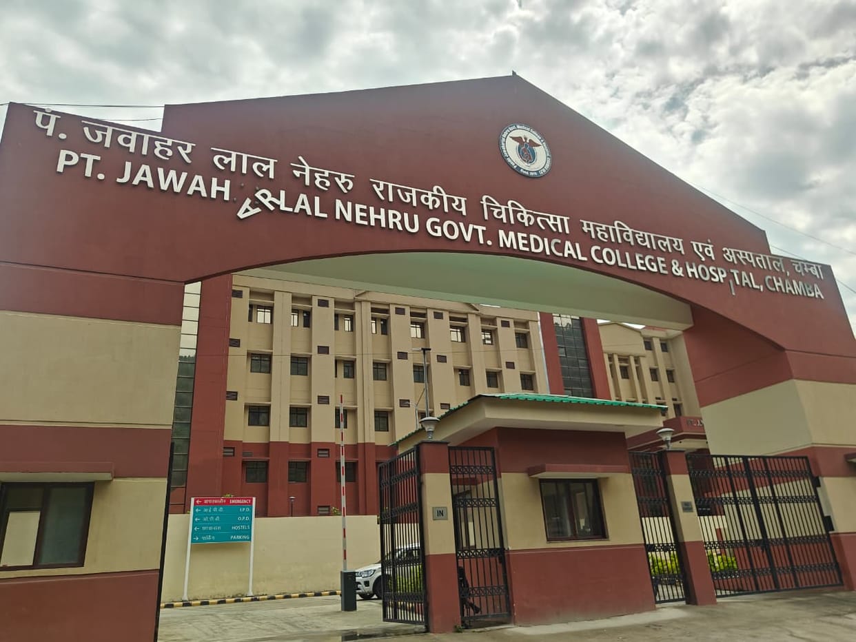 The collapse of the plaque raised questions about the construction of Sarol Medical College.