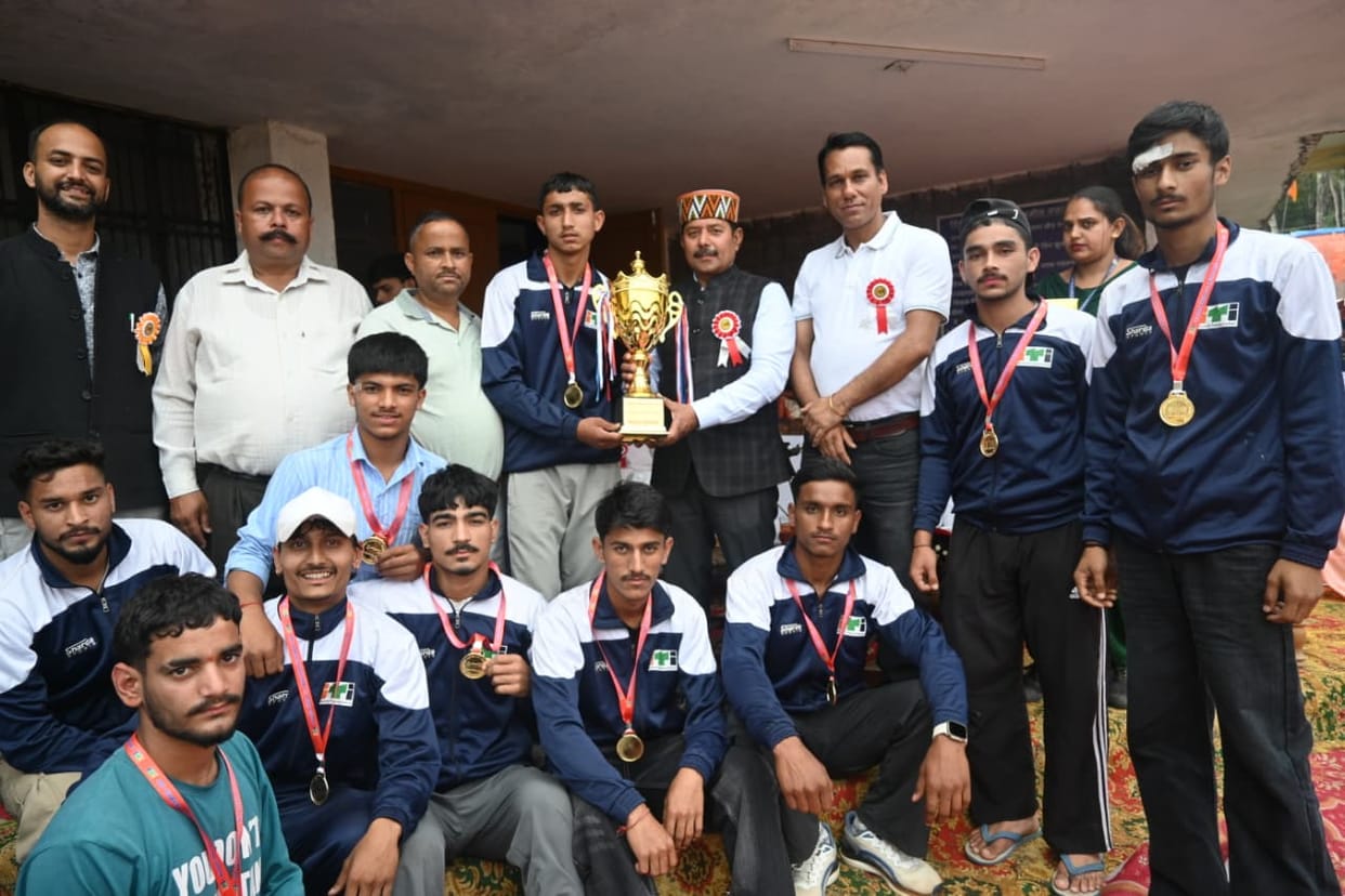 Sandeep 100, Ayush 200 and Vishal were winners in 800 and 1500 meter races.