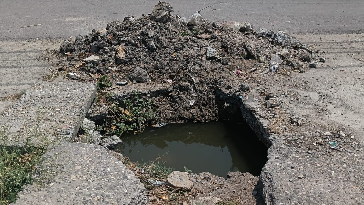 Dirty sewer water reaching the handball court