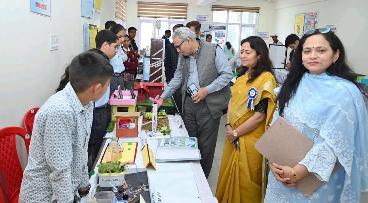 Aditi from Shimla stood first in Sustainable Agriculture, Arnav and Samar from Manali stood first in Waste Management.