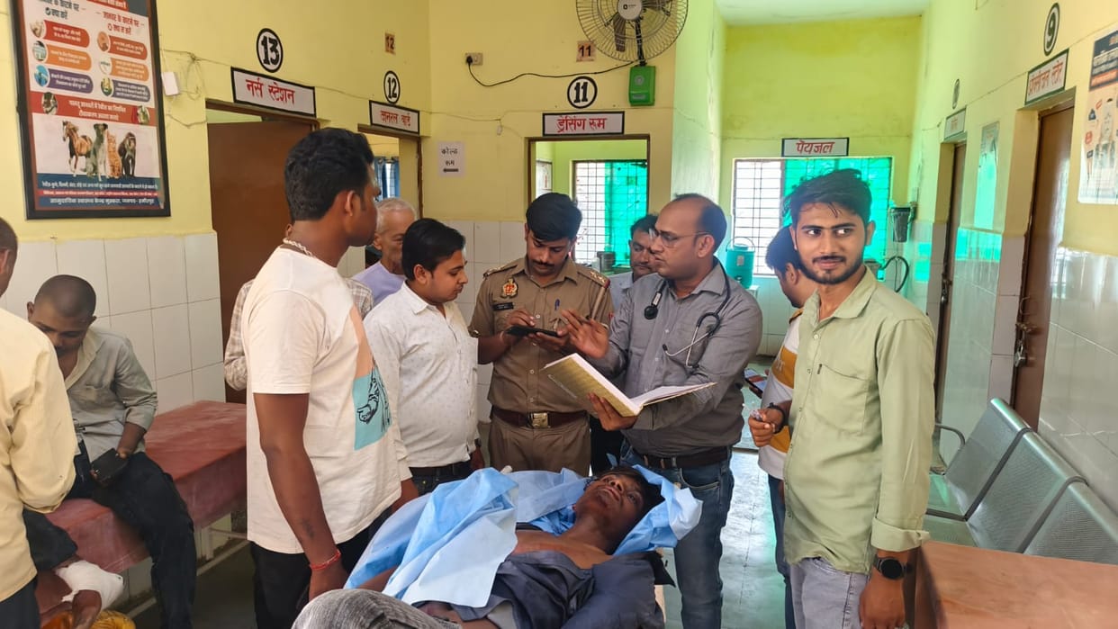 While talking on mobile, bike collided with pole, cousin brother injured