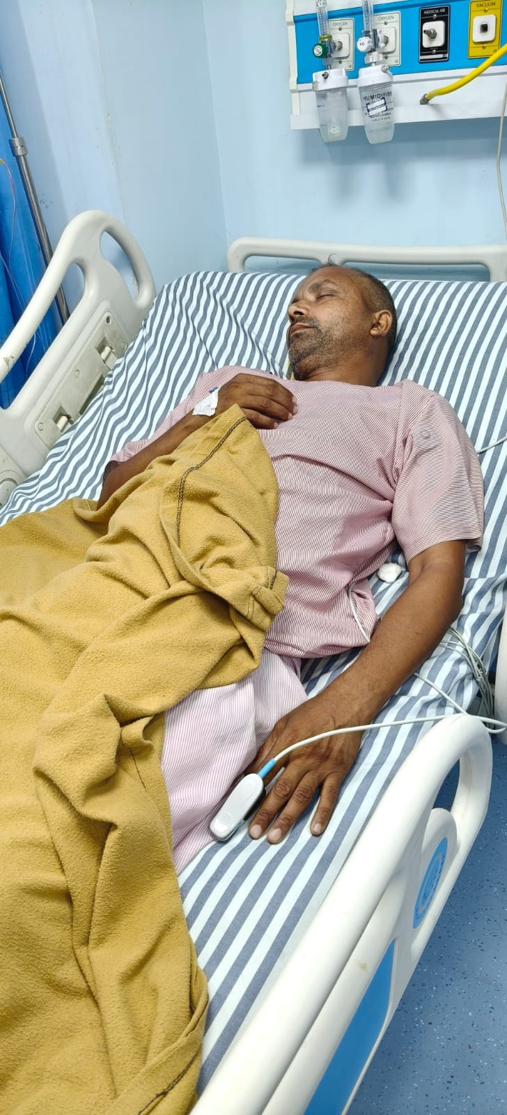 The health of the Shiksha Mitra who came to the Tehsil office deteriorated.