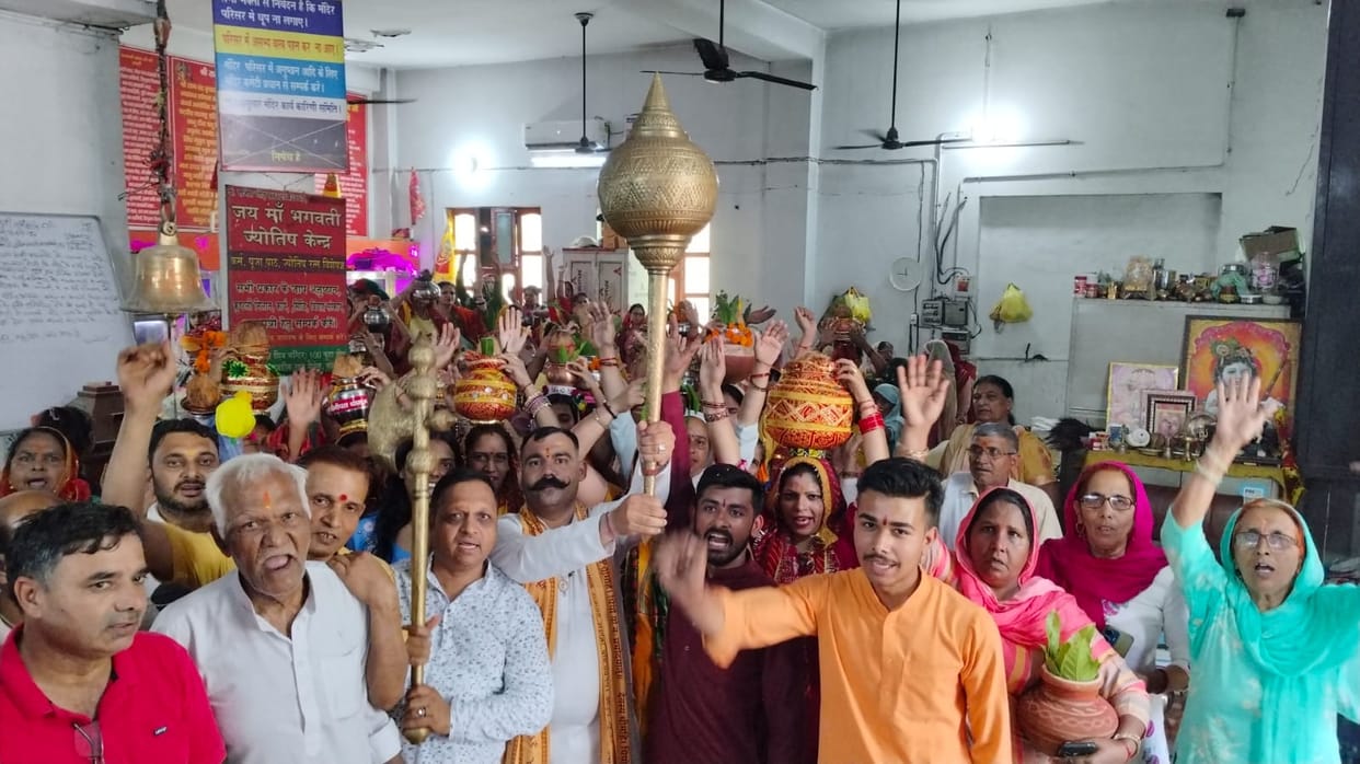 Installation of idols in Shiva temple, Kalash Yatra taken out