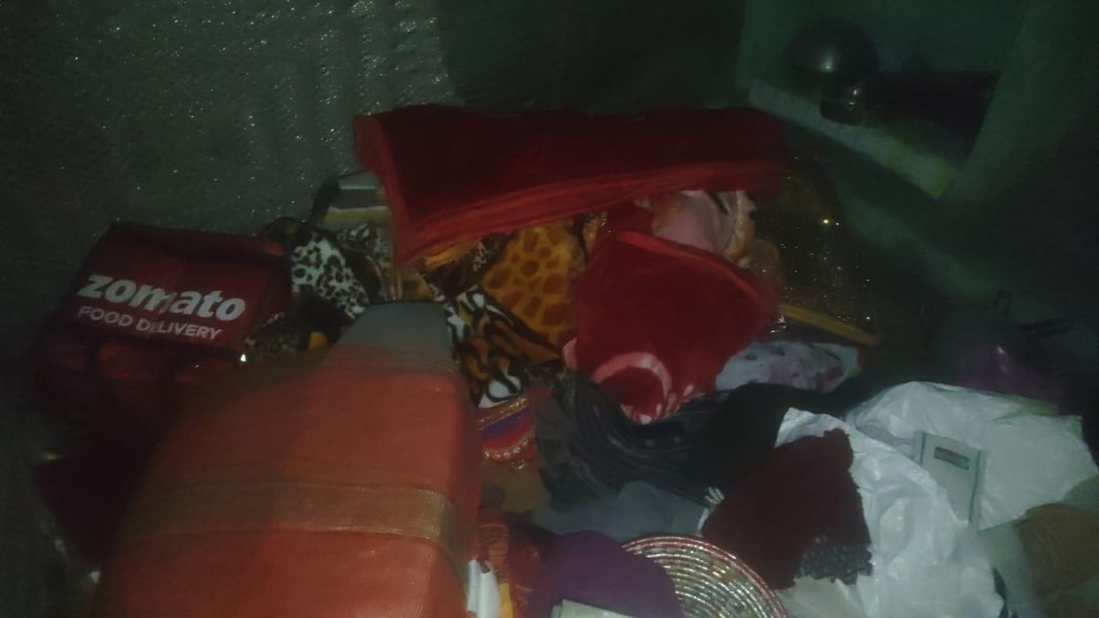 Thieves stole cash and jewelry worth lakhs from the house.