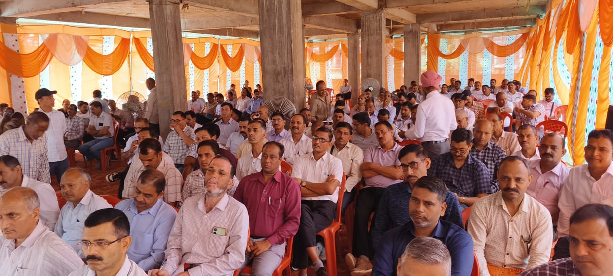Mobile phones will be banned in polling stations: Sharma