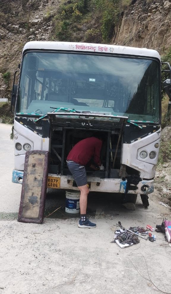 Two buses from the Pithoragarh Depot left passengers stranded midway.