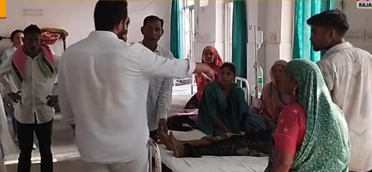 Banswara News: Passenger Auto Overturns in Nagkhali Valley, Elderly Man Killed; 12 Injured Hospitalised