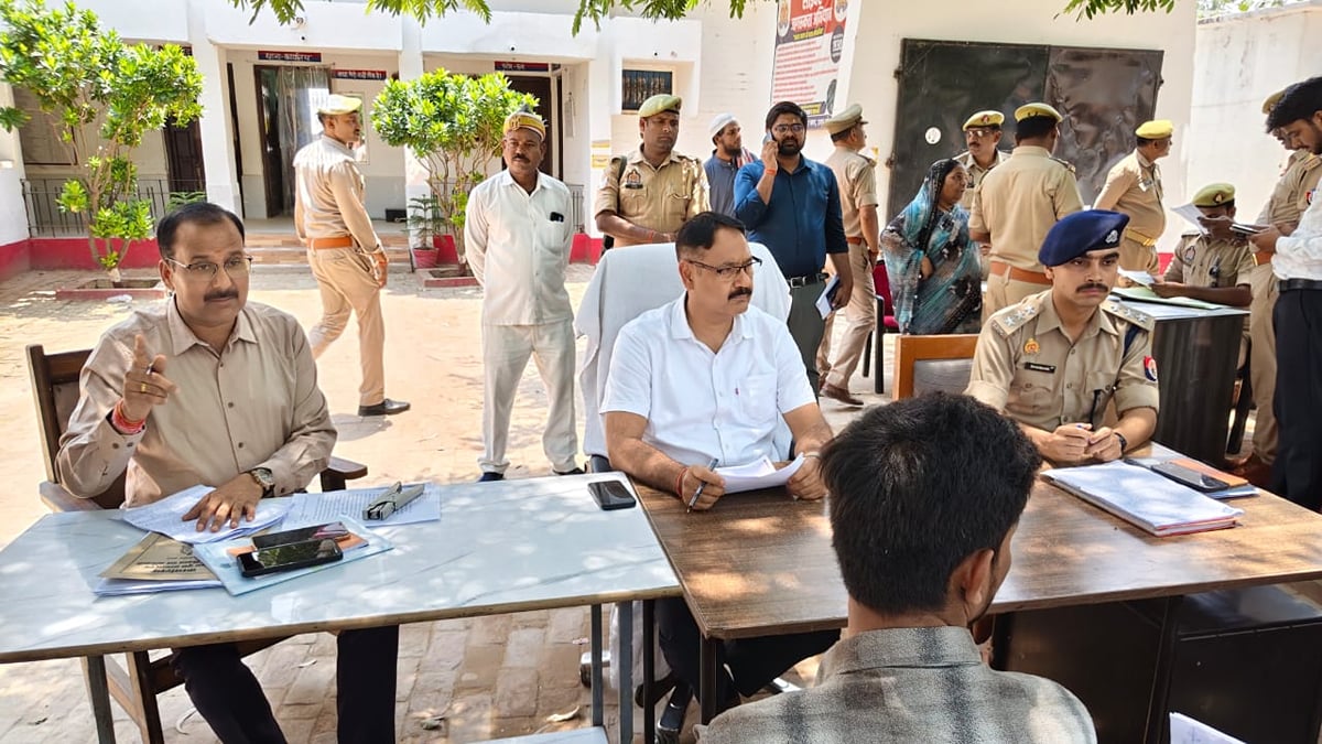 Sant Kabir Nagar News: थाना समाधान दिवस<bha>--</bha>शिकायतों का गुणवत्तापूर्ण निस्तारण करें