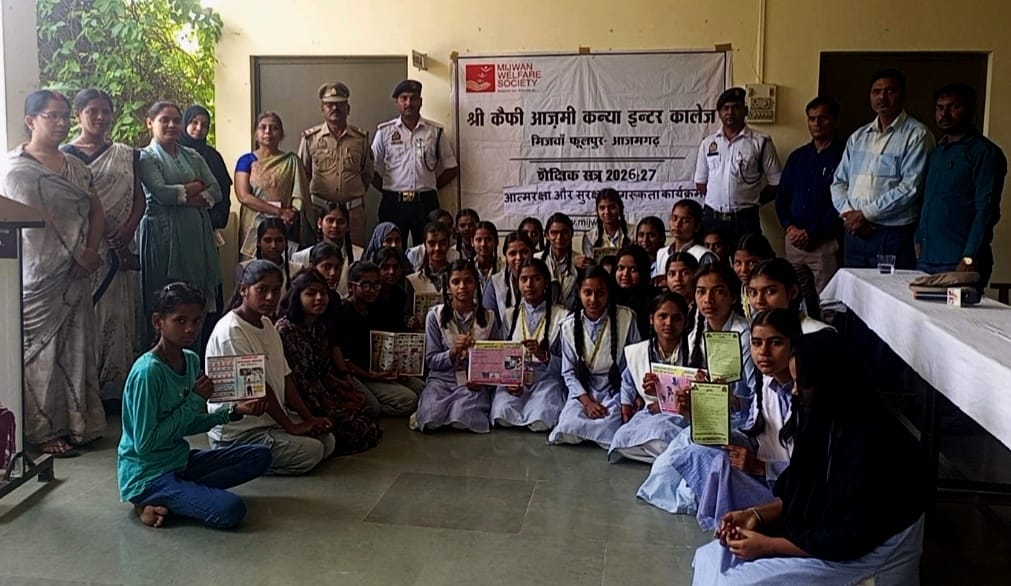 The girl students took a pledge to follow the rules for road safety.
