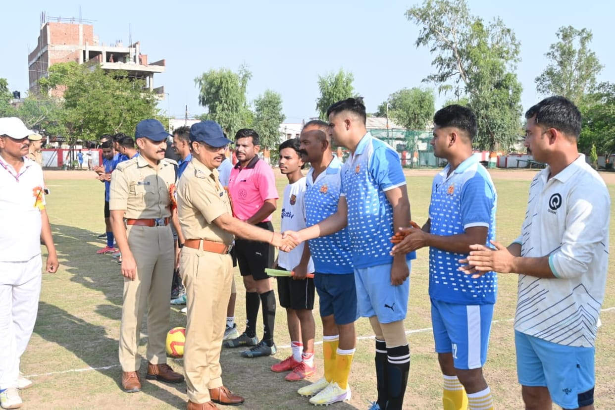Kanpur Nagar became the champion in the men's category and Jalaun in the women's category.