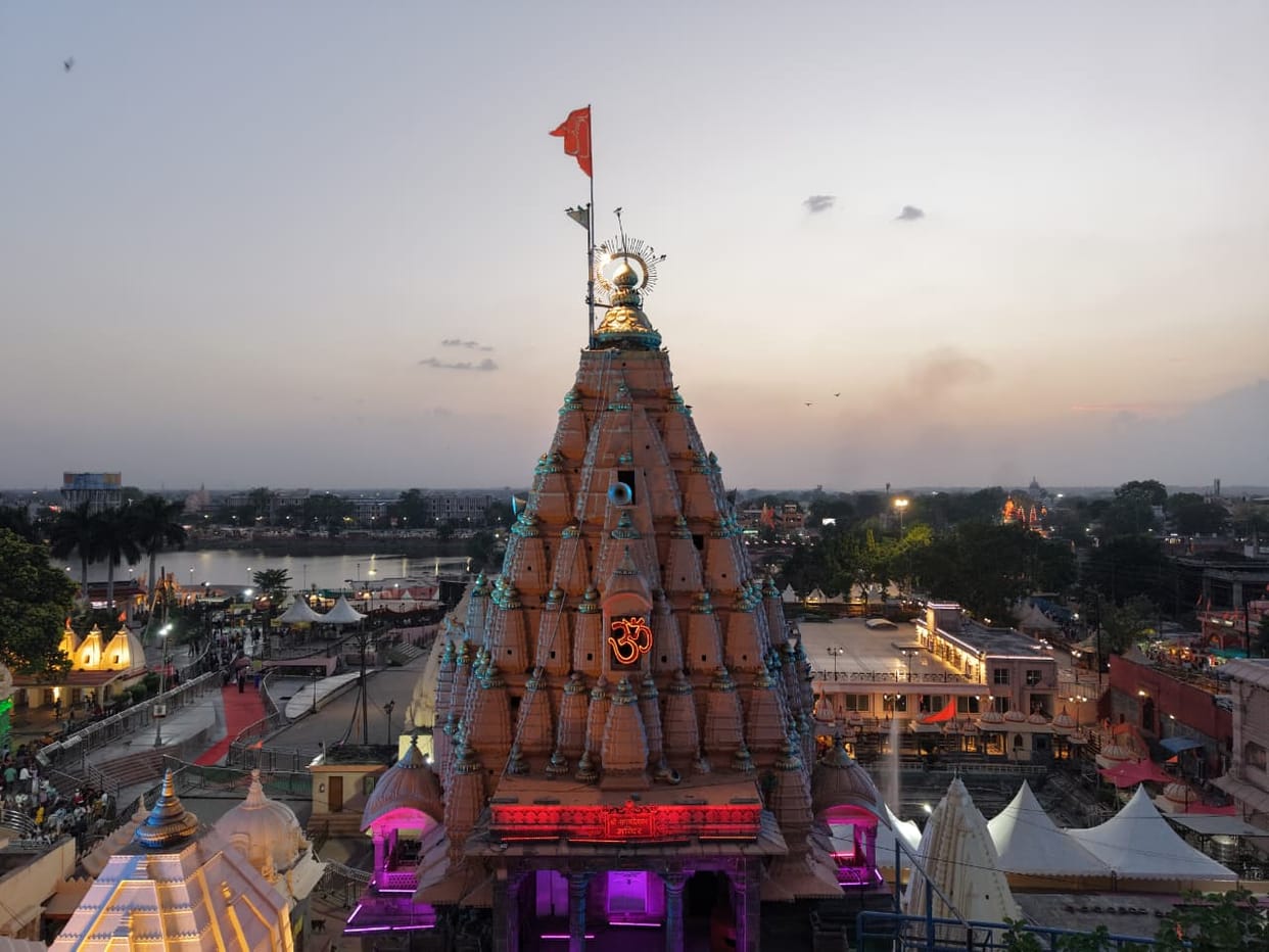 Mahakal Temple to Boost Evening Aarti Visibility: QR-Based Barriers to Regulate Devotee Flow