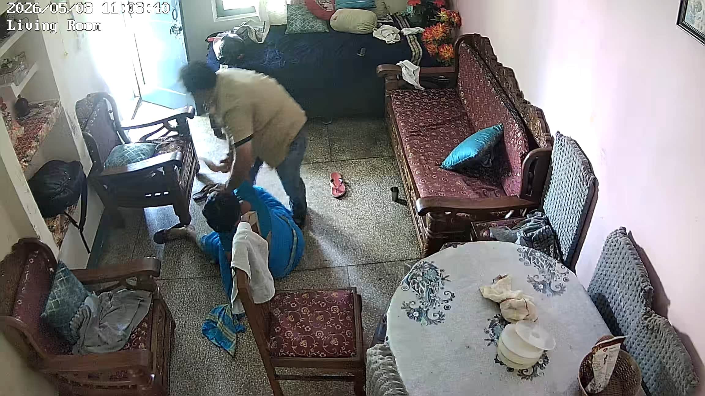 घर में घुसा आरोपी
